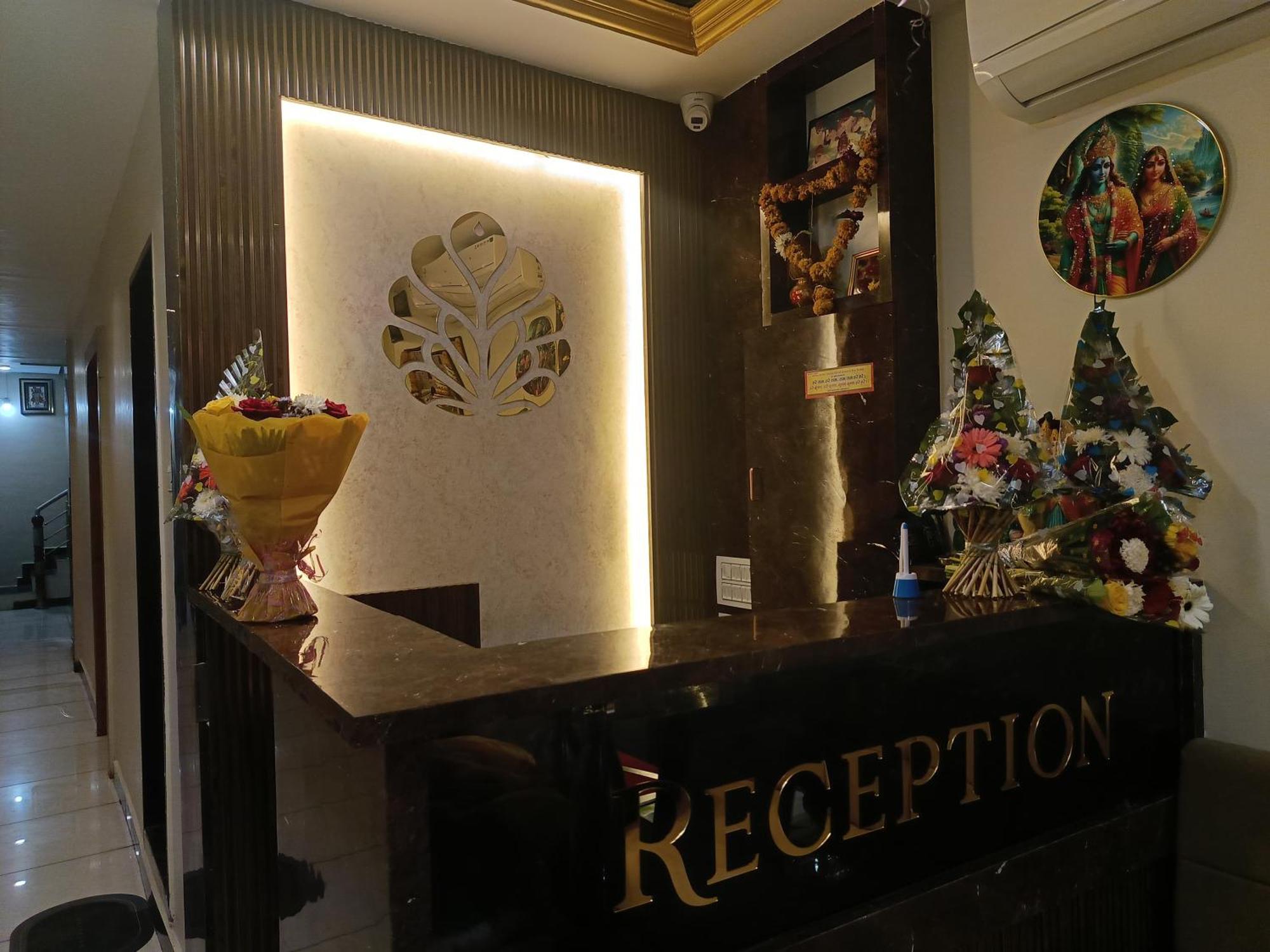 Shree Shyamraj Hotel Ujjain Buitenkant foto