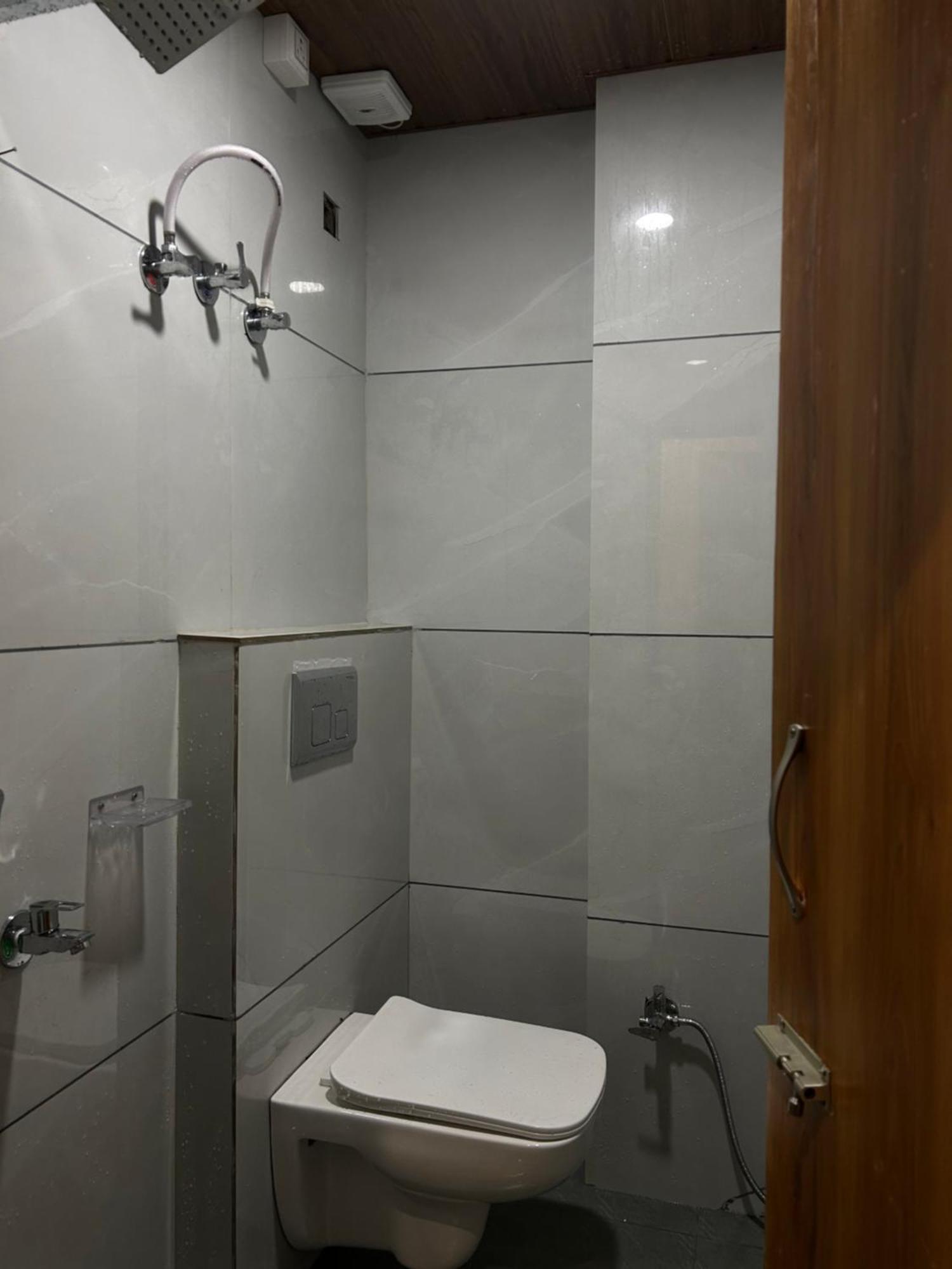 Shree Shyamraj Hotel Ujjain Buitenkant foto